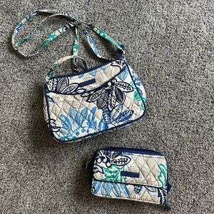 ❗️SOLD ❗️ Vera Bradley All in One Wristlet Wallet & Crescent Crossbody Purse